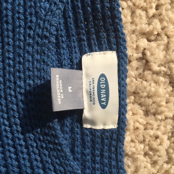 Old Navy Women’s Sweater - Picture 2 of 2